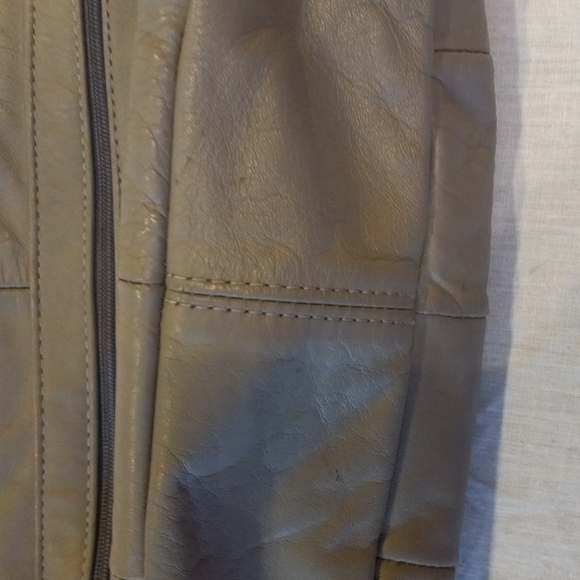 Satchel - Picture 11 of 12